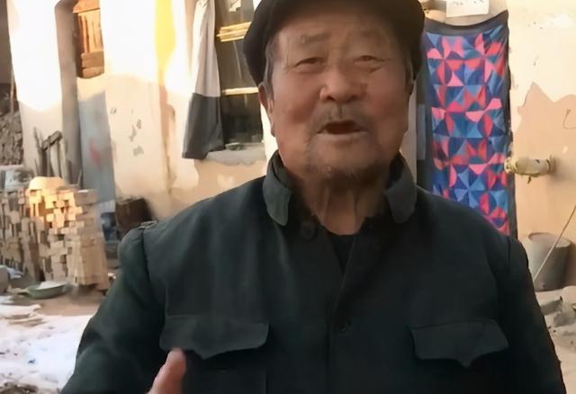臆说古史|山西90岁老兵，证件遗失无法证明身份，指着博物馆照片说：这是我