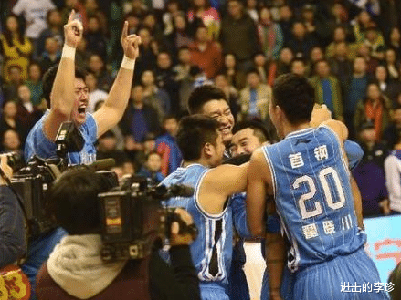 「功勋」噩耗！中国男篮功勋人物去世，他共计参加过4000多场比赛