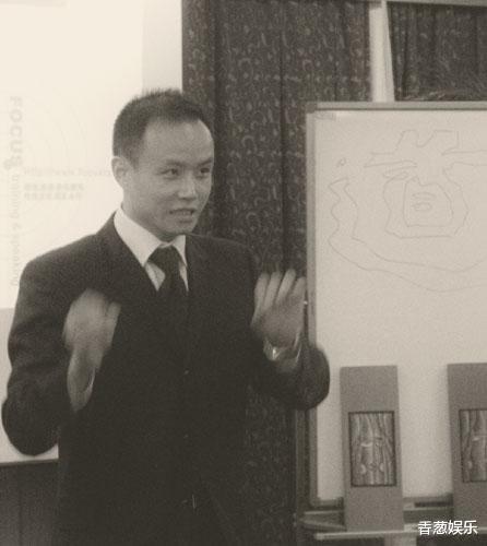 乐嘉:乐嘉:20岁当爹,三婚娶哈佛学霸后蛋碎了,如今转行后过得咋