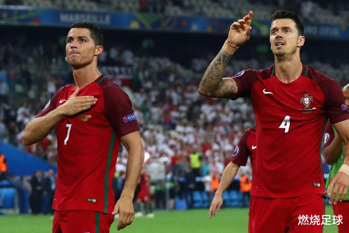 拉莫斯|36岁前中超后卫出战！光膀子秀肌肉PK皇马巨星：拉莫斯是谁？