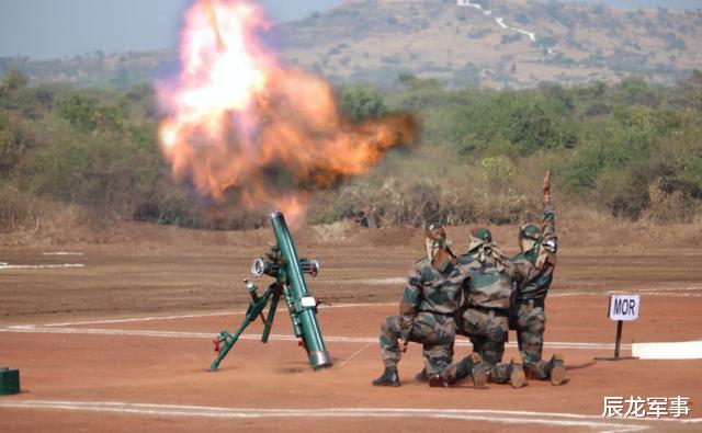 「印度」边境守军再次不宣而战,一场炮战在午夜爆发,印度这次吃了大亏