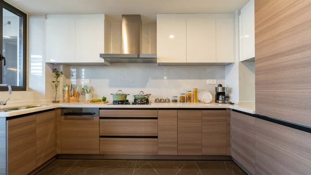 苏河湾畔「静安天御」样板房盛启！仅193套精装房源约82-351㎡2-5房