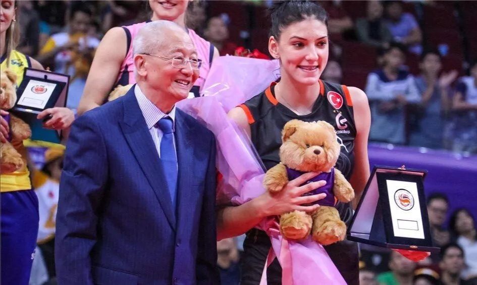 塞尔维亚队■如果塞尔维亚女排全主力出战，中国女排有多大胜算？