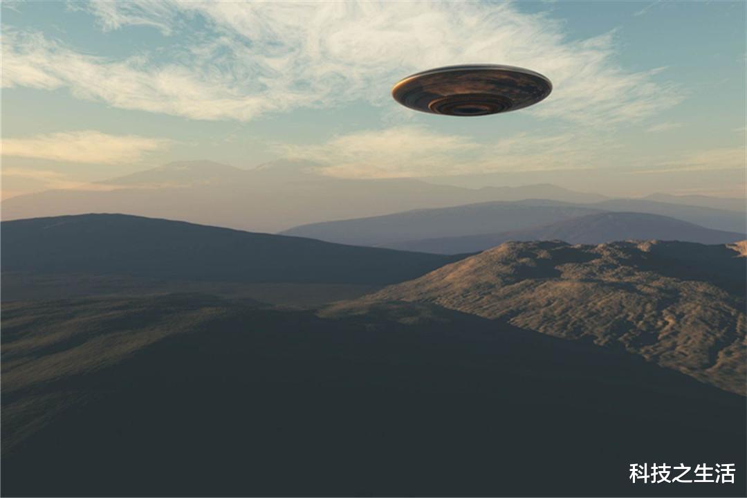 外星人|外星人出现了？美国出现16米高“机器人”，还可以自由移动！