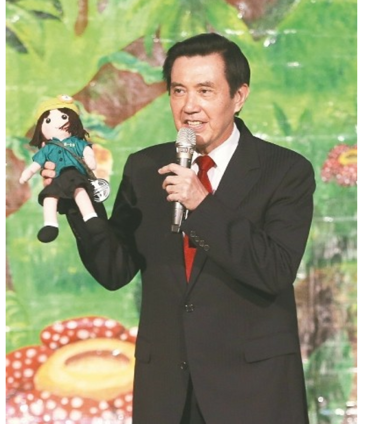 马英九@马英九今年70岁,他从没到过大陆,他的三姐今年72,在北京住11年