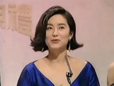 安妮·海瑟薇|林青霞给台下刘嘉玲使眼色，刘一切就绪就等上台当影后，结果尴尬