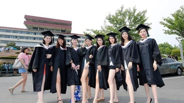 大学|让男生“垂涎”的3个大学专业,女生贼多就业好,再难学也值了