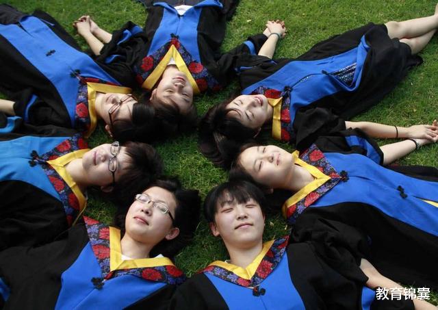 高考志愿|适合女生的4类专业，前景好、收入高，父母眼里的“香饽饽”