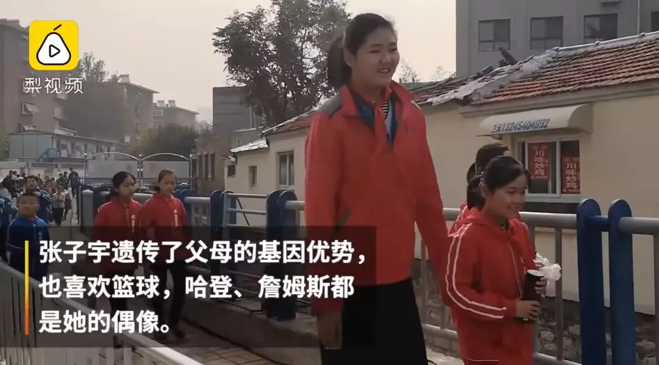 女篮■13岁，2米21！直逼姚明！中国篮坛新星横空出世了