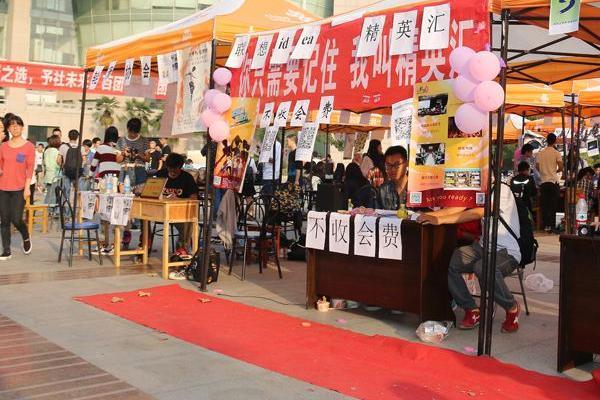 大学|大一新生入学，除驾照外必须要抓紧时间做的三件事，让你赢在起点