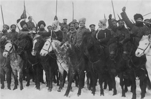 张宗昌|民国张宗昌姨太太旧照：白俄五姐妹确实漂亮，写的诗堪称空前绝后