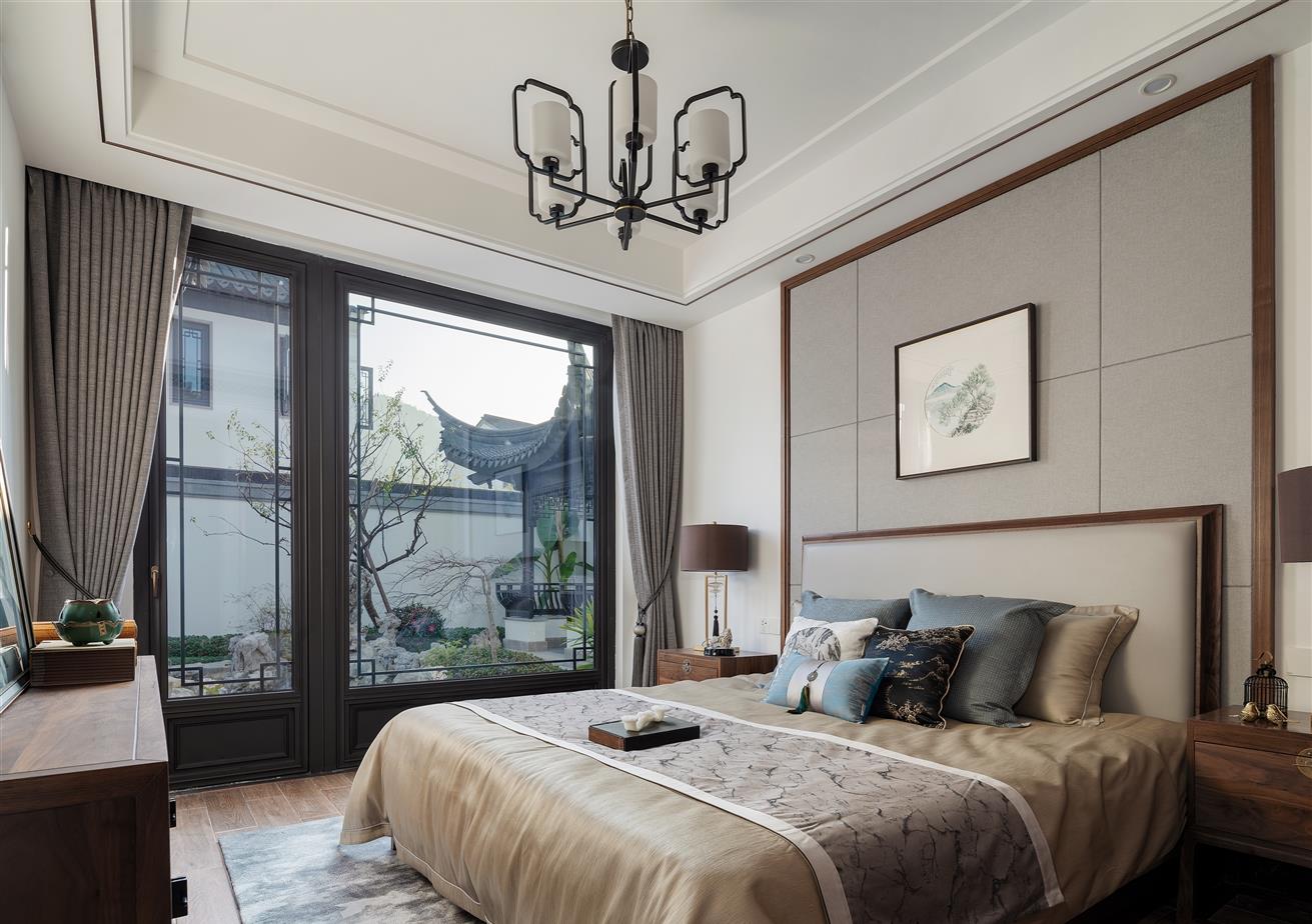 「无人问津」他花半辈子积蓄，买了无人问津的房子，院子装修后，却惊艳了我