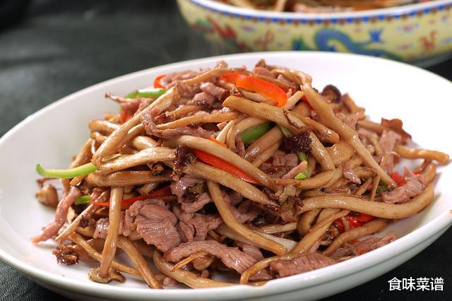 牛肉|炒牛肉，直接下锅炒不对！大厨教你一招，简单又快捷，口感还滑嫩