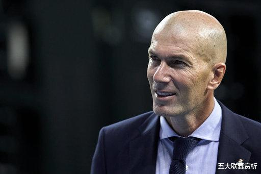 齐达内|0-2落后，上19岁球员？齐达内神换人再创奇迹，巴萨惨败不冤