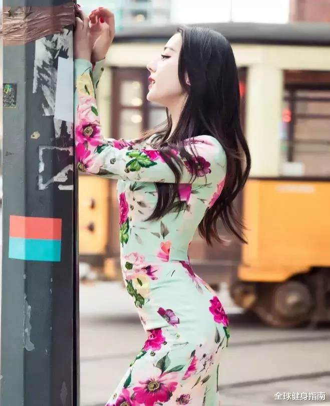 迪丽热巴：热巴哪有什么蝴蝶臀？不过是肋骨外翻！