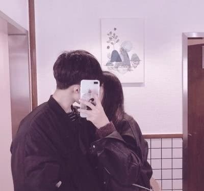 「高血糖」艾滋病“入侵”女生体内，身体会发出3个信号，希望你没“中招”