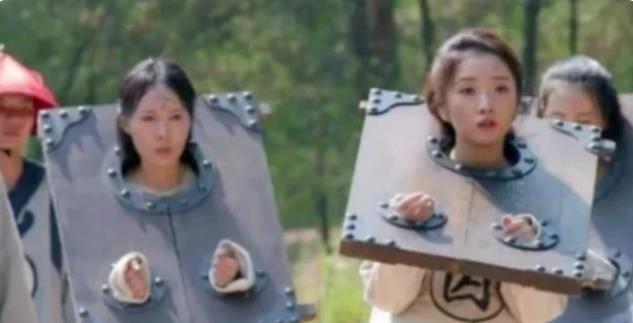 #历史揭秘#古代流放女犯人，路途遥远条件艰苦，衙役们为啥都抢着去