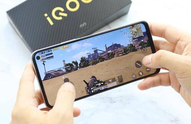 Apple Watch|不吹不黑，这部iQOO U1到底值不值的入手？