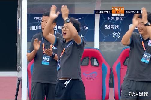 上海申花|32岁国脚疯狂表演！戏耍3人破门+终结5年等待，61岁名帅为他鼓掌