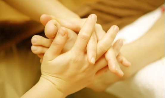 睡眠|睡觉出现这3种症状，赶紧重视起来，很可能是脑血管堵了