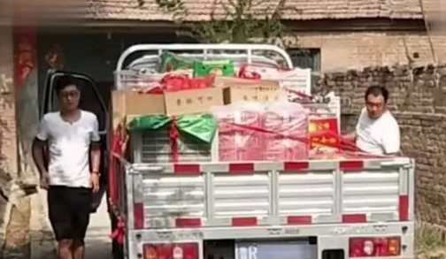 朱之文|朱之文儿子结婚好气派，精装婚房还有落地窗，现场钞票多到捆几沓
