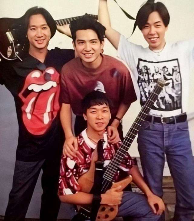 [草蜢]光辉岁月：黄家驹乐队并不厉害，是草蜢组合多年的手下败将