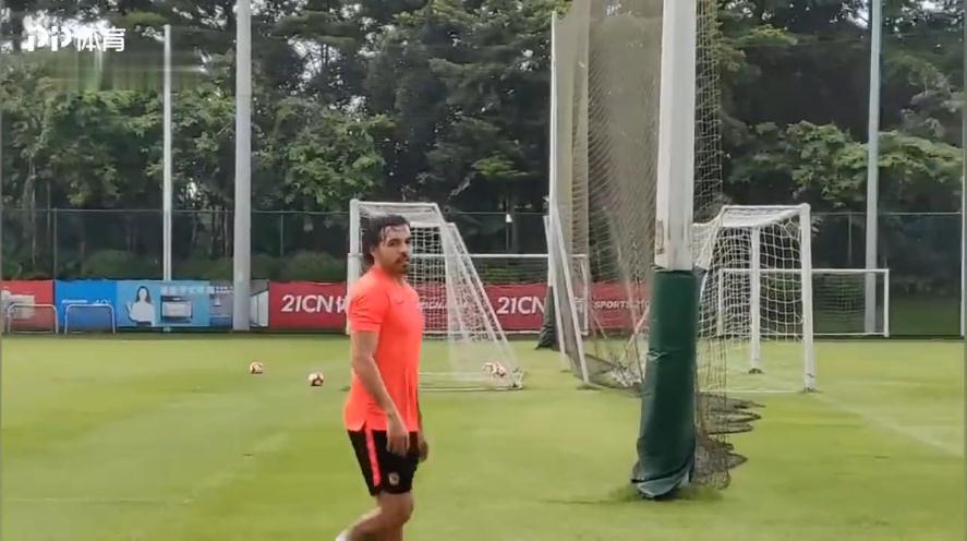 #里卡多·高拉特#国际足联改规则了？高拉特资格审核遇阻原因曝光，国足又要失强援？