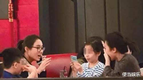 『甘比』香港女首富甘比今昔照片对比,天差地别,有钱还真的能改变面相?