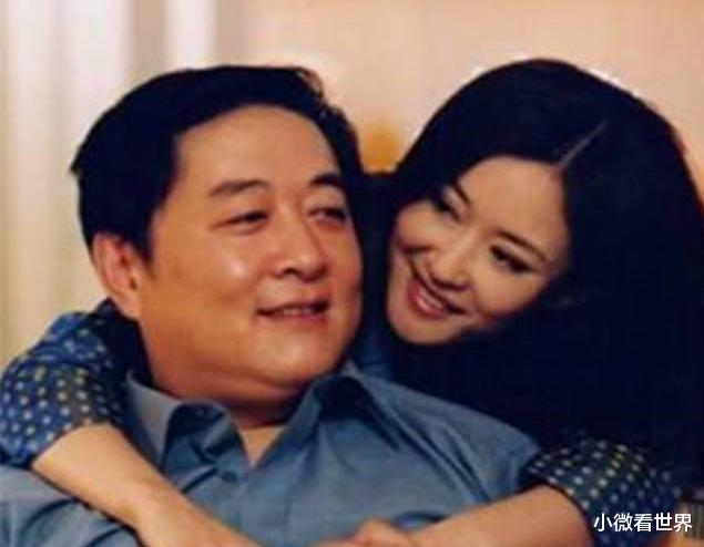 李幼斌|李幼斌与24年原配离婚，为何娶3婚史兰芽，看看岳父是谁就明白了