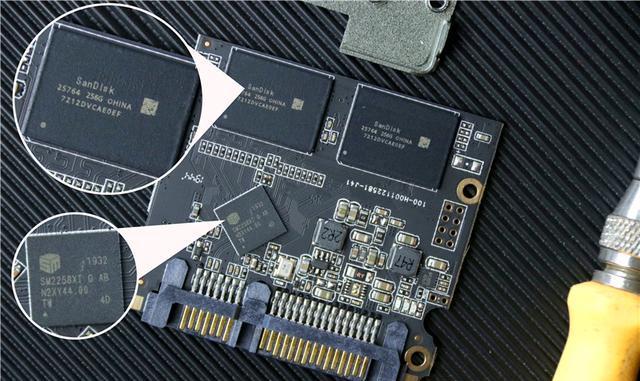 「ssd」459元买到512G固态硬盘！拆解竟是闪迪颗粒，开机仅8秒