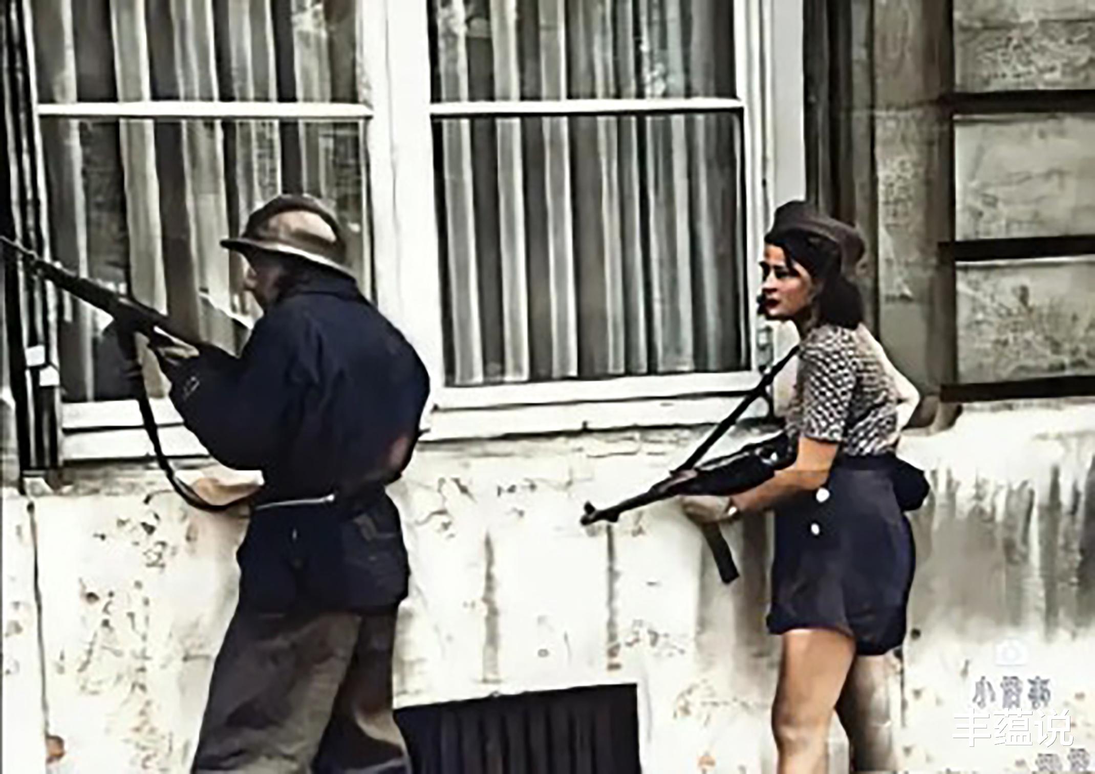 恩人|历史上过目难忘的老照片:马路边泡澡的洋太太,最后一张徒手焊接原子弹