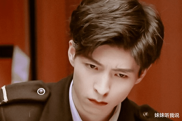 何炅▲明星大侦探第五季，进度飞快到令人迷惑，气氛没有调动起来