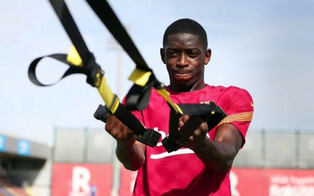 巴塞罗那|巴萨新赛季主力阵曝光：梅西重回中路！512天0出场的水货力压库鸟首发