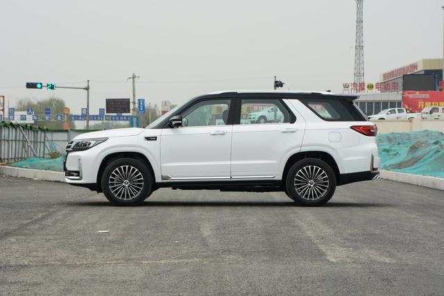 SUV|三款中大型SUV，气场不输途昂，越野、豪华的都有，16万多起