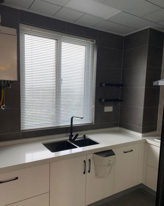 「」硬装基本完工，柜子花了不少钱，才发现卧室衣柜门怎么打开才好