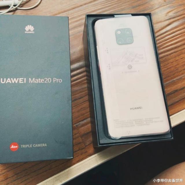 华为|512G+2K曲屏+反向快充，华为昔日顶配堆料皇遗憾沦为“小米价”