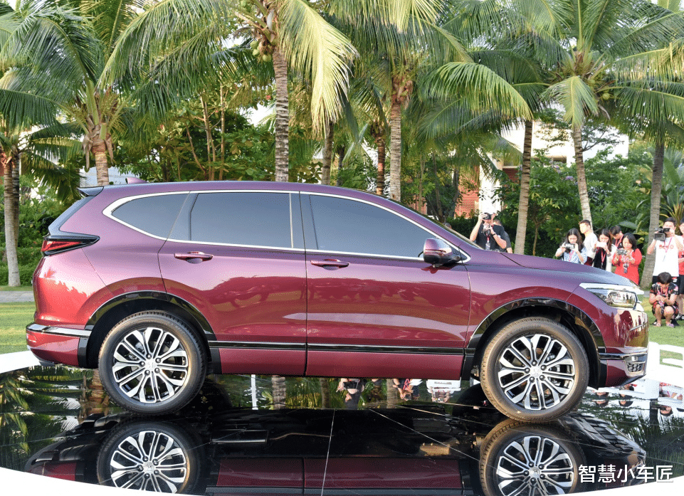 本田皓影|还看啥威兰达!新款皓影油耗4.9L+四驱,性能不输CR-V,16.98万