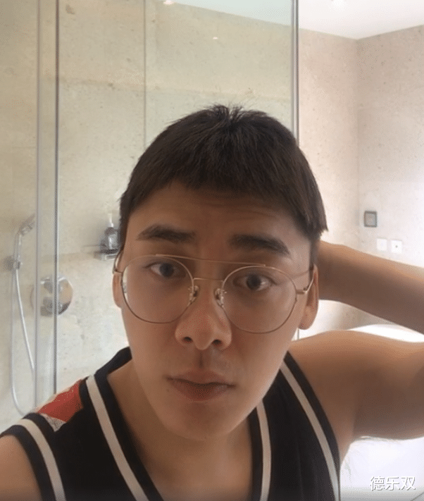 李易峰：李易峰一睡醒就直播洗脸，看清真实状态，粉丝：你谁呀？