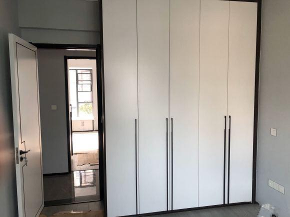 |110平装修，电视墙墙花2万，大阳光房3万多，这套房子砸了不少钱