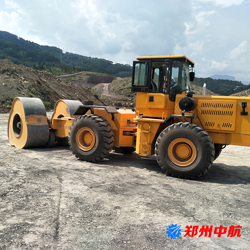 冲击压路机NO1 冲击碾压路机是什么？冲击碾压设备迎来发展期