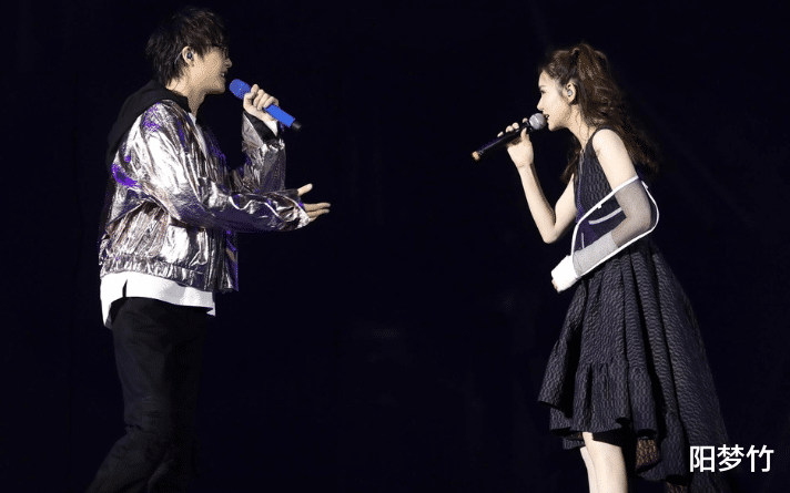 许嵩|他平时像个过气歌手一样， 一开演唱会连票都买不到！