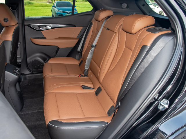 新车|汉兰达最大的劲敌来了,光外观就迷倒一片,2.0T+9AT,不足22万