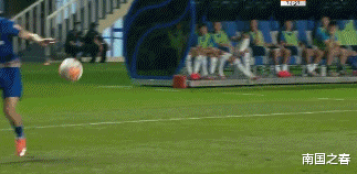 上海上港|16轮不败！江苏苏宁赢下关键一战，280万欧强援是此战最大功臣！