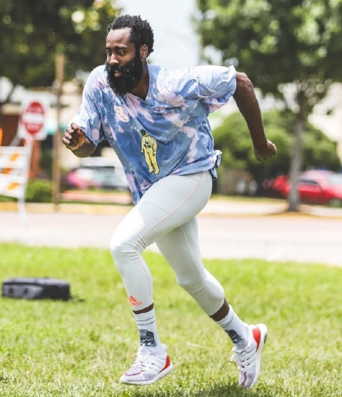 詹姆斯·哈登：休城四消息！哈登做出表态，戈登吃到定心丸，两新援获得承诺