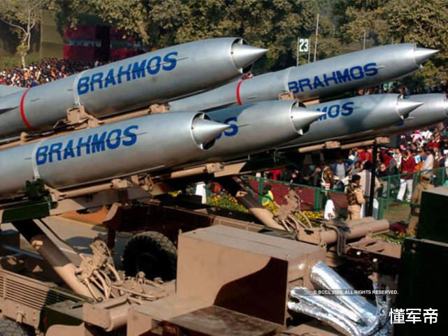 『伊朗』伊朗不再是头号目标!大量美军撤离中东,枪口对准抢生意亚洲大国