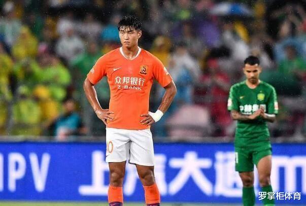「郭田雨」鲁能新中锋热身赛表现糟糕，曾被视为佩莱接班人，如今却不堪重用