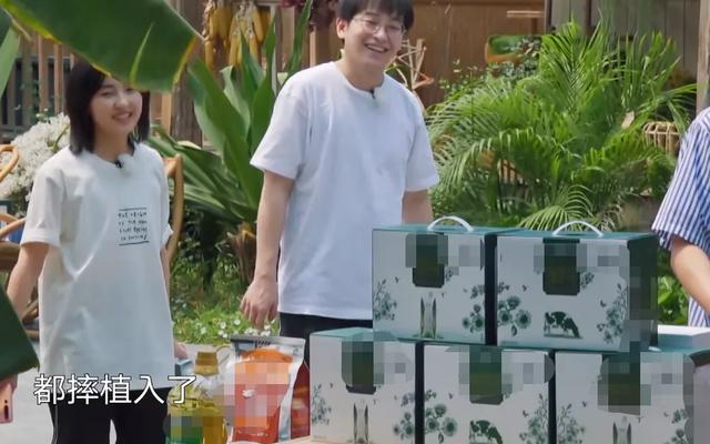 #何炅#肖战有没有上《向往4》？何炅曝出真实客户数量，网友扒出漏洞