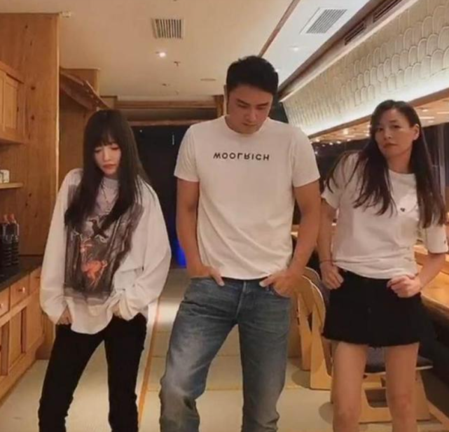 张庭|张庭明道合体做宣传，离开滤镜真实状态被曝光，皮肤很差老态明显