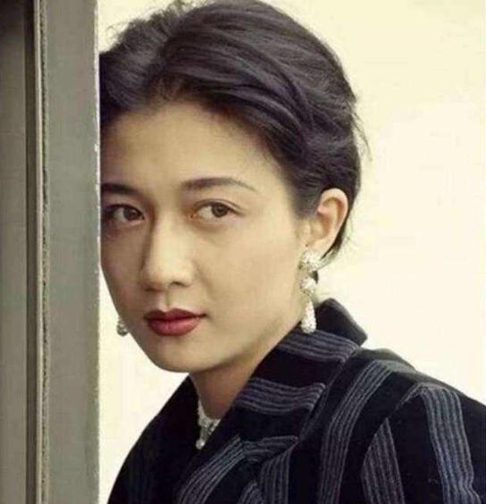 #吴绮莉#为什么吴绮莉机关算尽，却始终尚上位失败？看完成龙情史终于明白