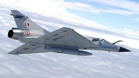 印度■100枚红旗7导弹列队瞄准，印军幻影2000掉头就跑，指挥部一片欢呼